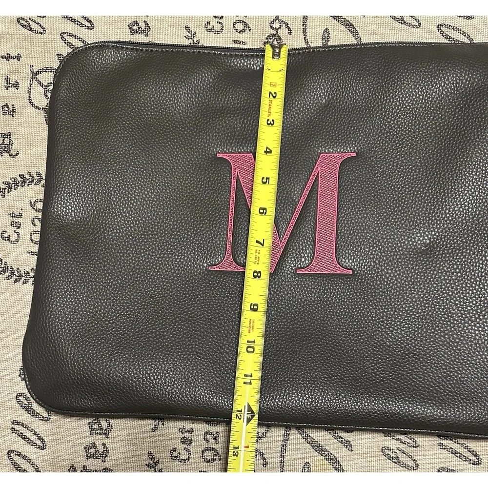 Thirty One 31 Savvy Laptop Sleeve Charcoal - Personalized With a Pink Letter 